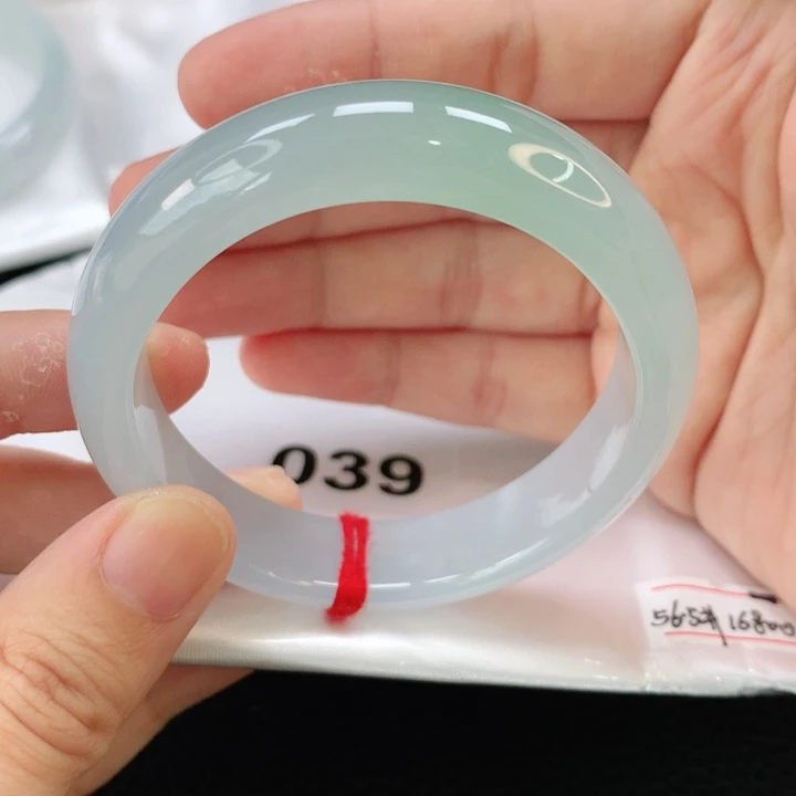 翡翠手镯未镶嵌贵妃56