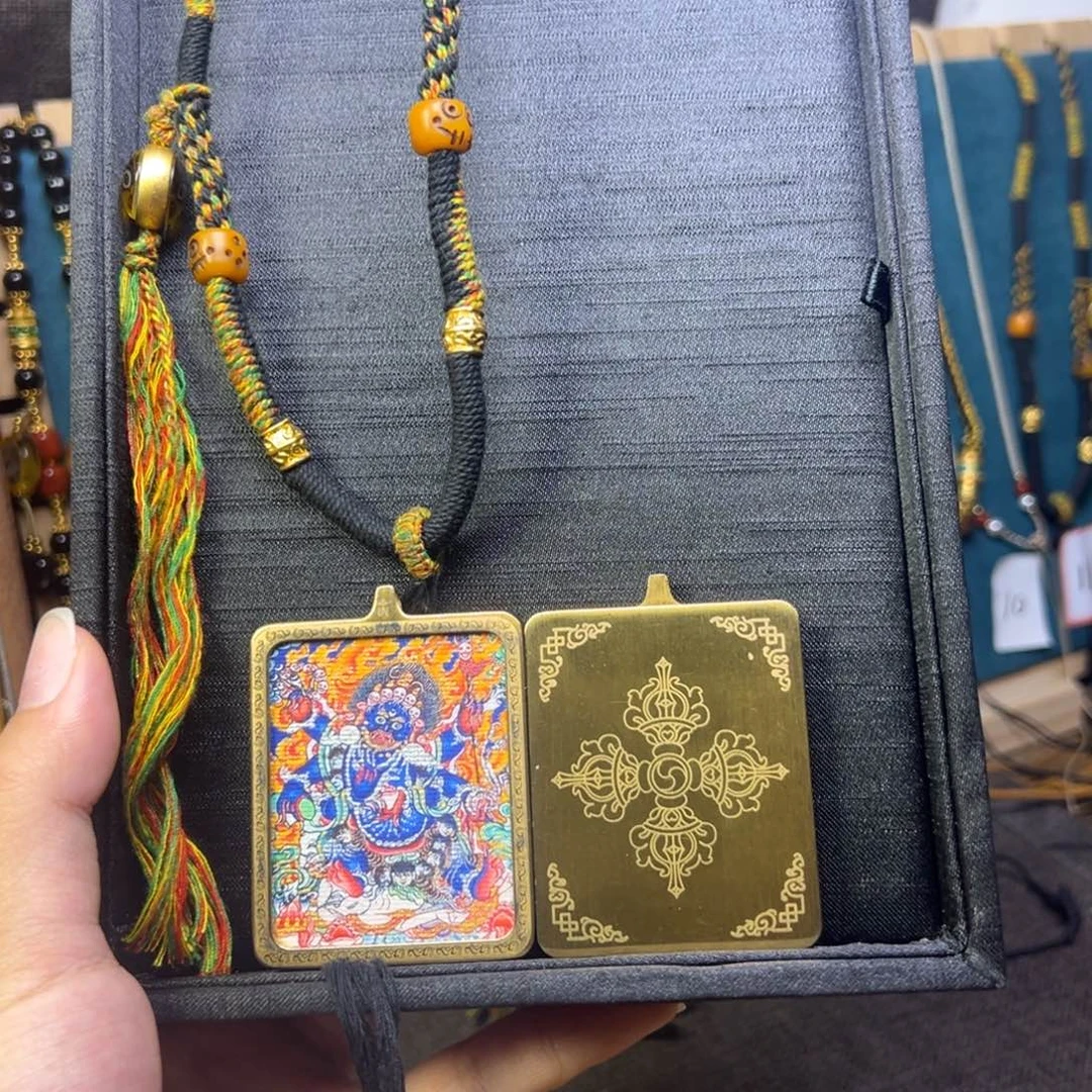 不***人吊坠美丽的小镇和美丽的