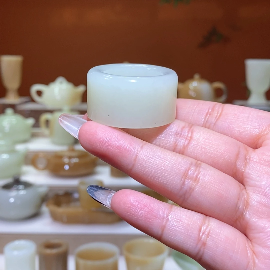 未镶嵌和田玉摆件且末白玉扳指23mm