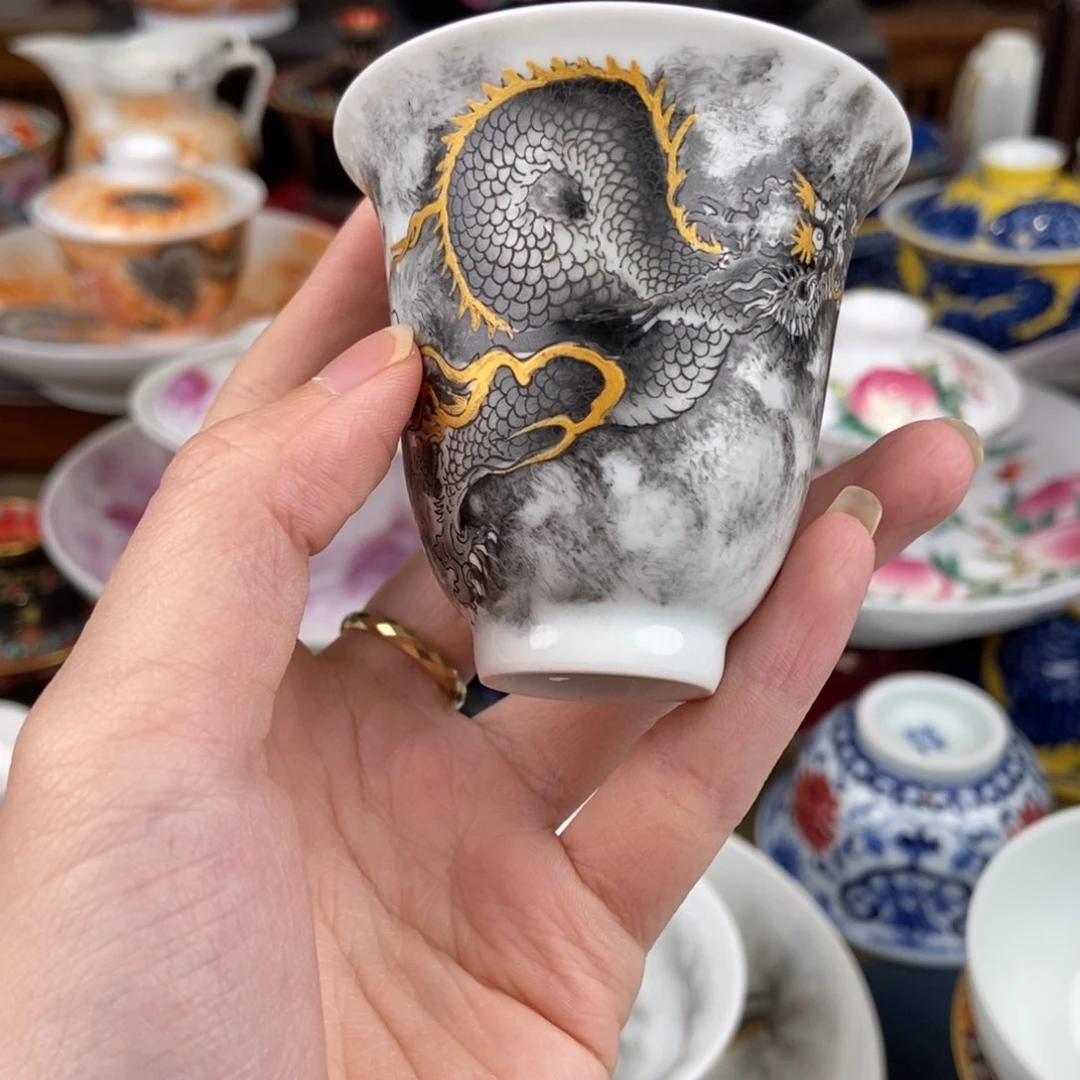 陶瓷艺术家的作品是一种