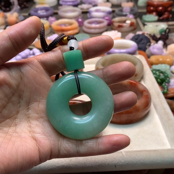 @***娇石英岩玉未镶嵌平安扣微微