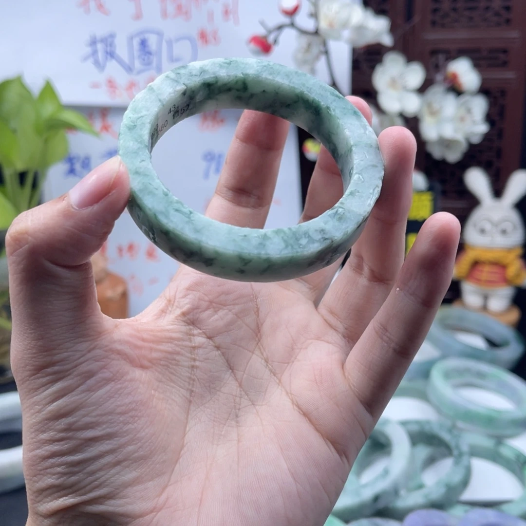 未镶嵌手镯定制翡翠