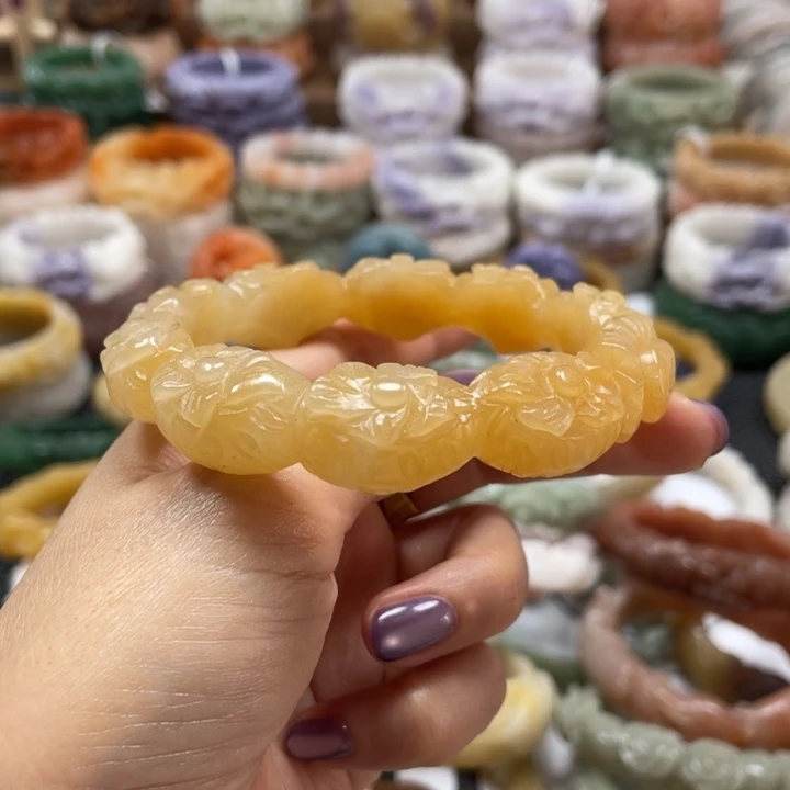 未镶嵌手镯石英质玉