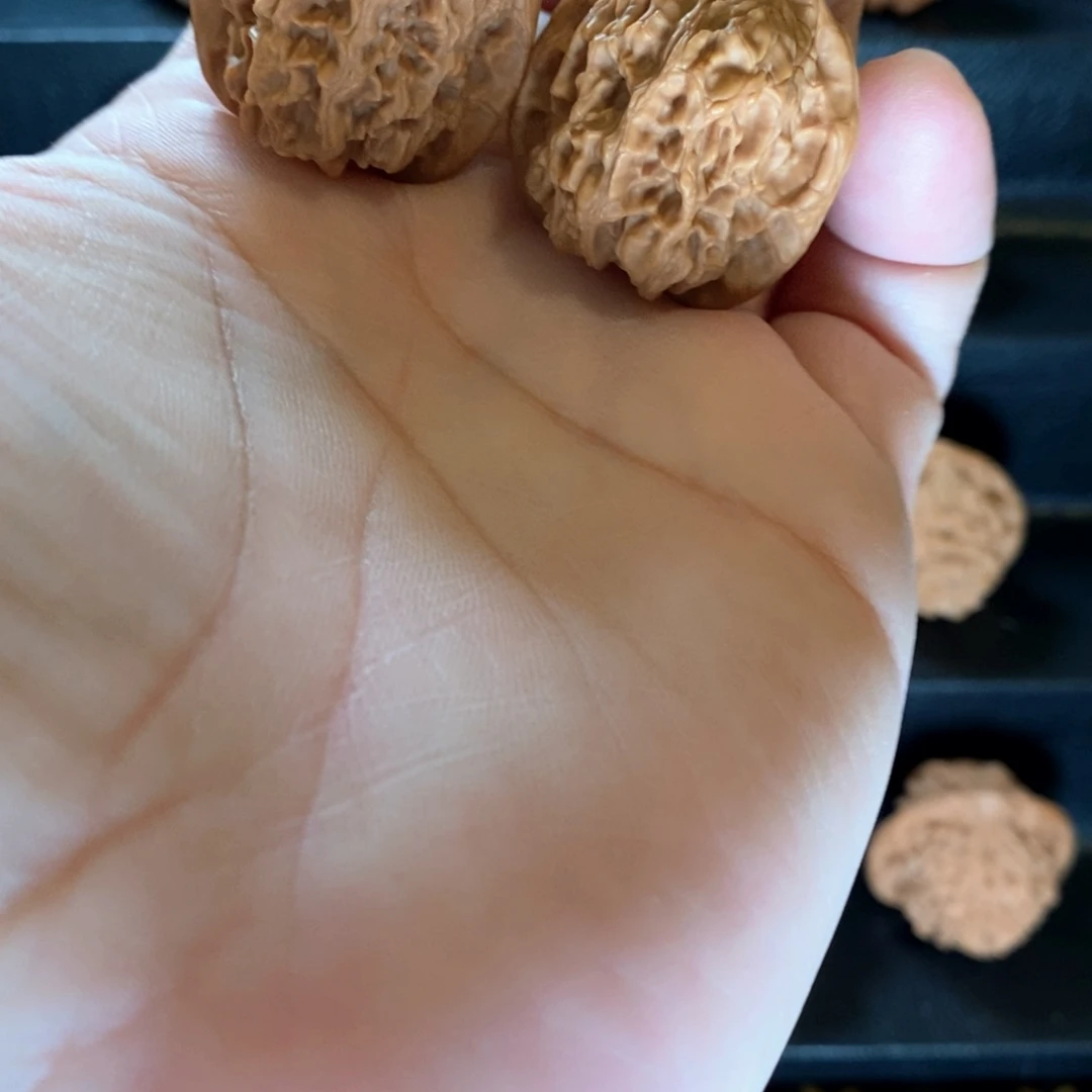 文玩核桃把件野生原树太行玄石虚尖30