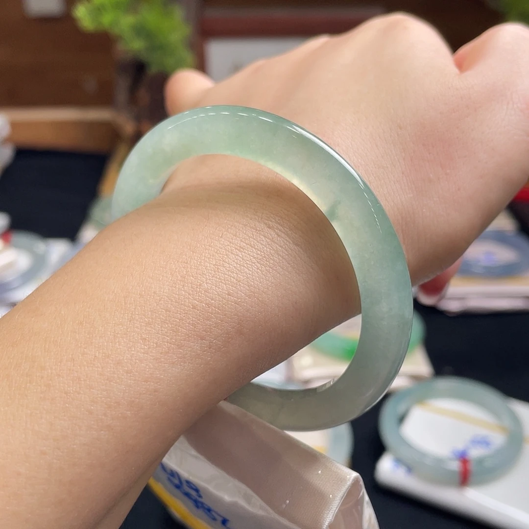 翡翠手镯未镶嵌54.5正