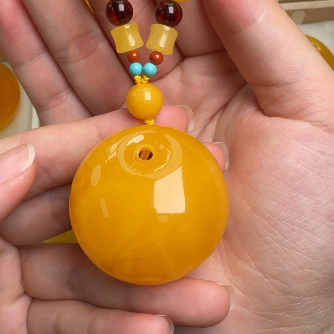 蜜蜡未镶嵌颈饰无优化无烤色无补胶无覆膜无辐照无煮蜜