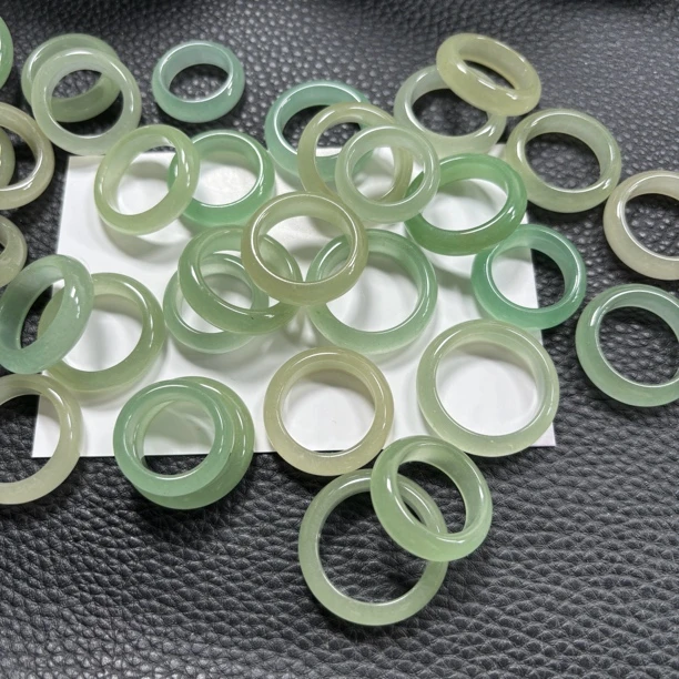 纯天然东陵玉绿色玉戒圈素款戒指男女均可佩戴指环 多样性发其一