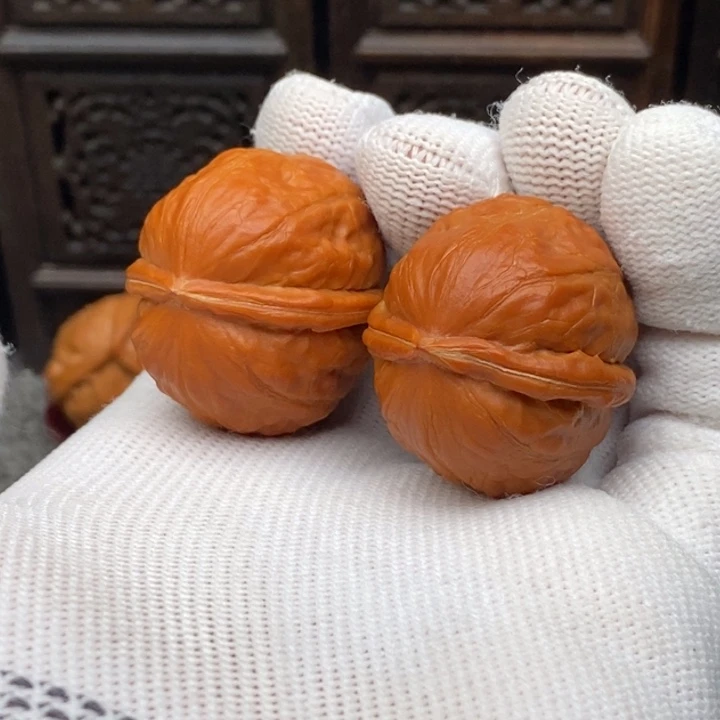 文玩核桃把件龙胆