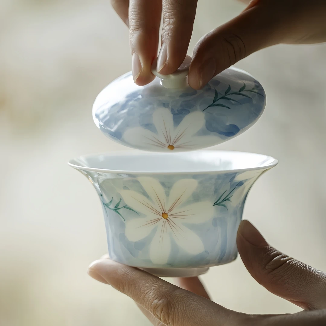白瓷手绘小蓝花渐变蓝色陶瓷盖碗功夫茶具家用薄胎泡茶碗