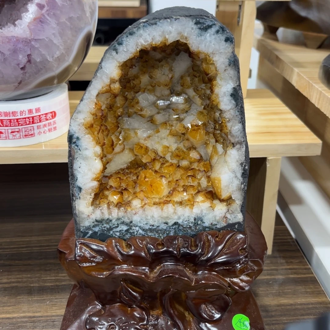 未镶嵌紫晶摆件黄晶洞