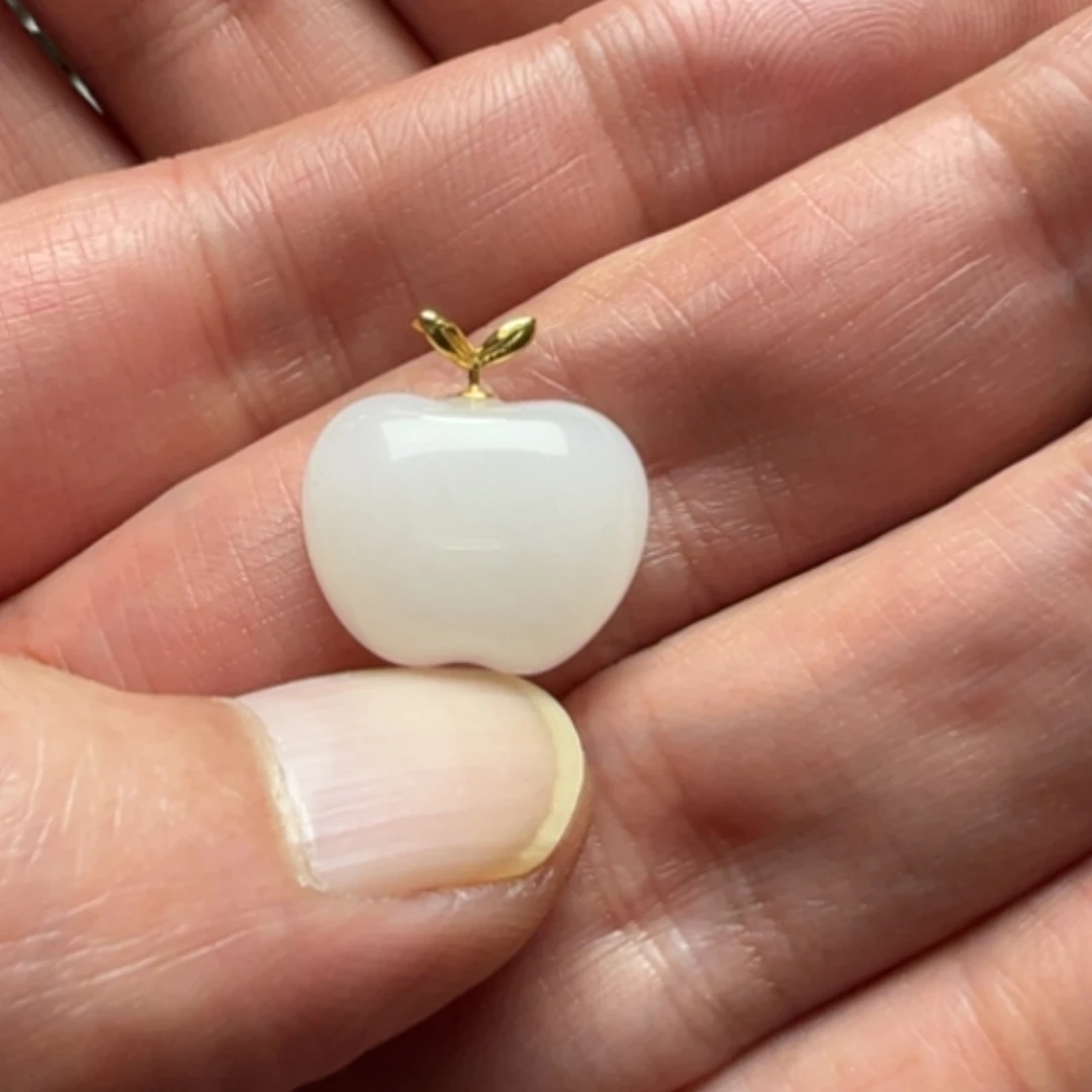 【闪购商品】颈饰18K金镶嵌和田玉