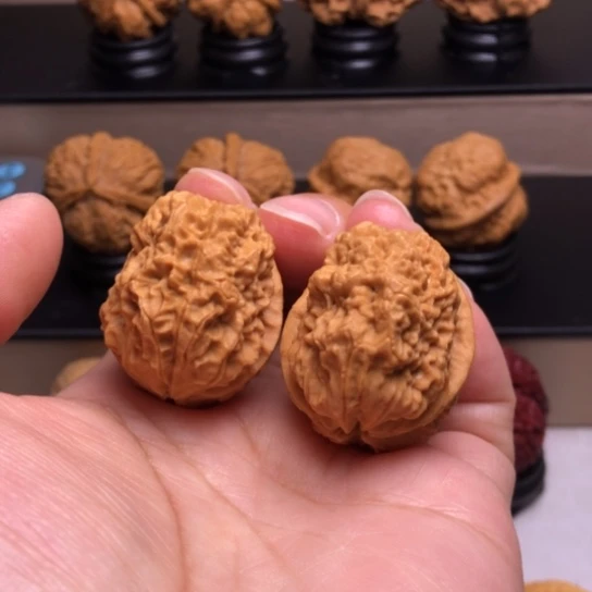 文玩核桃把件金麒麟11