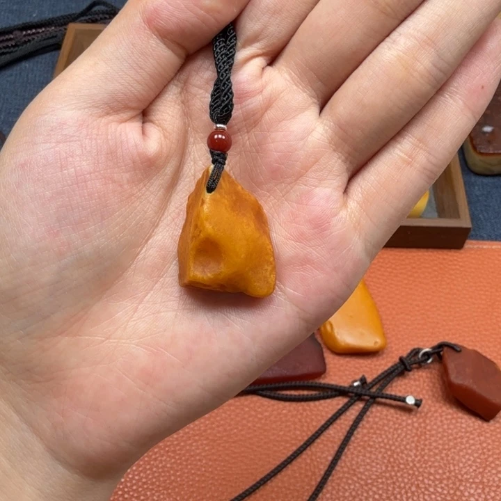 蜜蜡未镶嵌吊坠(赠链)