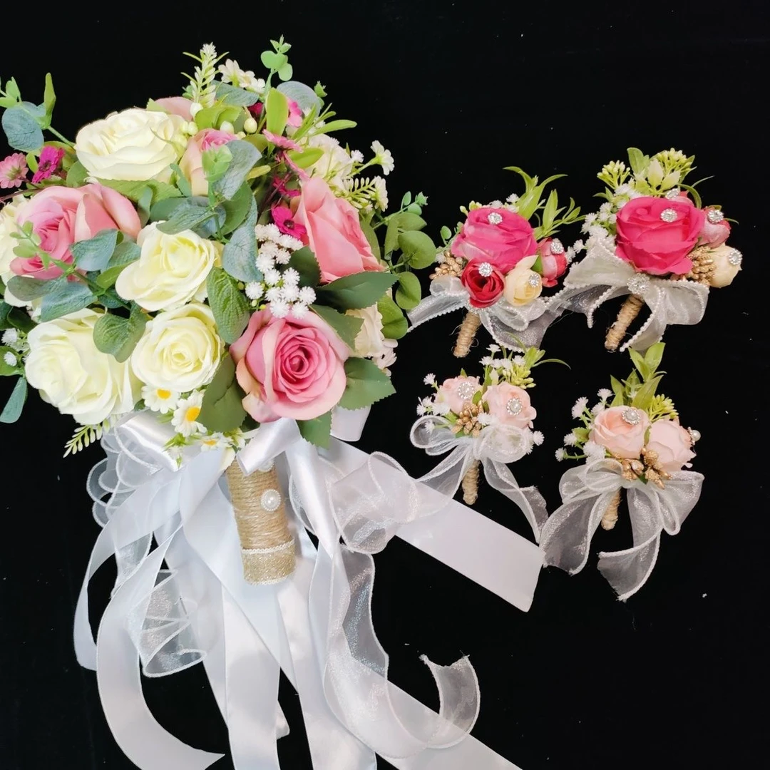 新款手捧花新娘新郎伴娘伴郎伴娘团胸花便宜好看领证手捧花