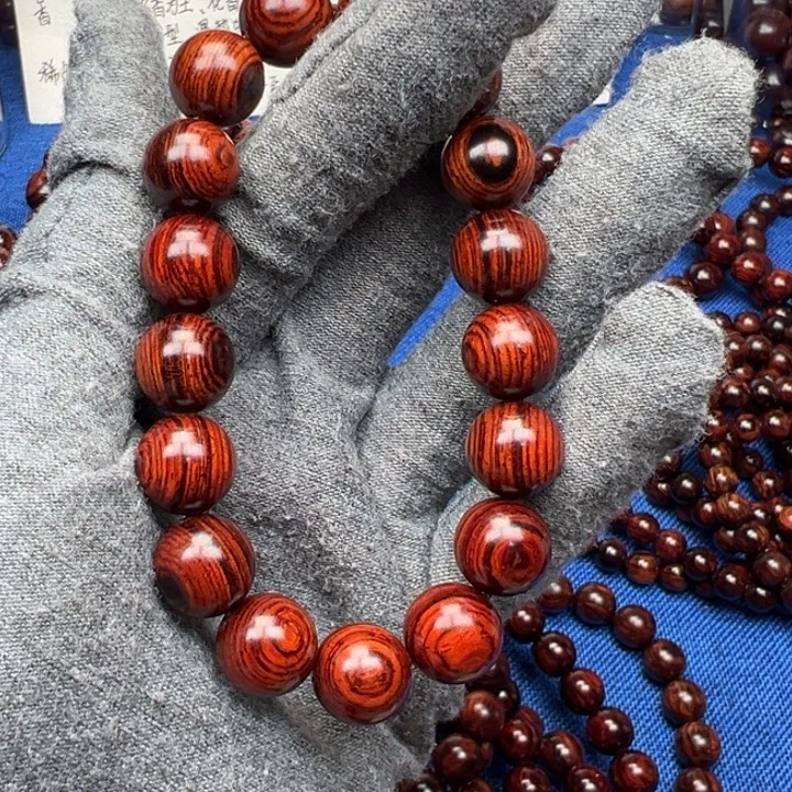 天***律花梨木类红降12圆珠对眼满油单圈（073