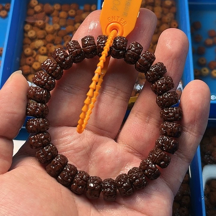 你***单吊坠金刚菩提龙切老树王手串