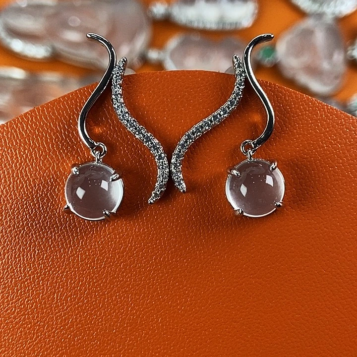 石英质玉合金颈饰