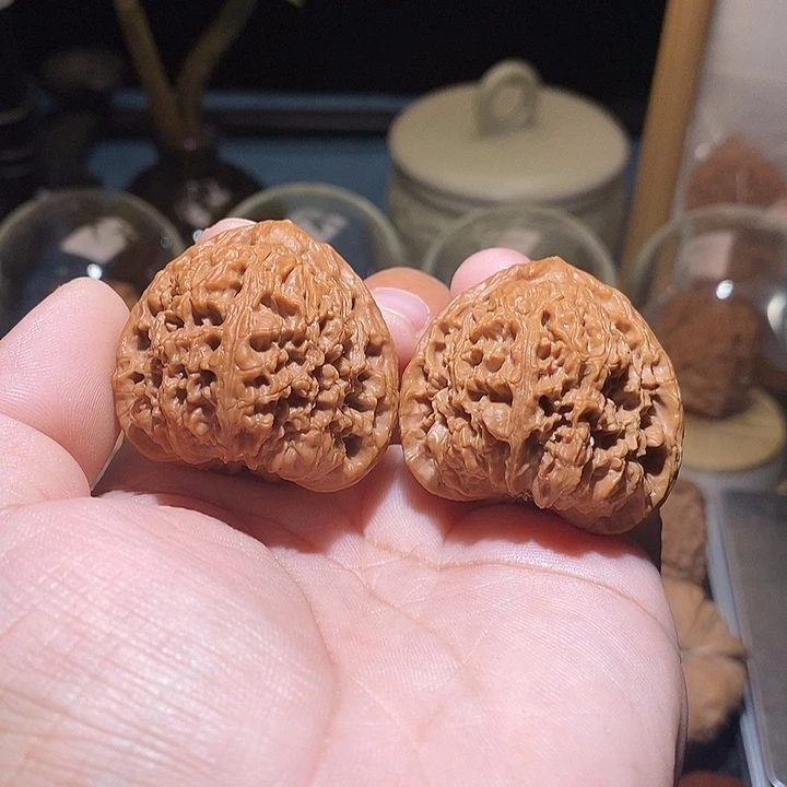 吊坠文玩核桃全品老树三角疆