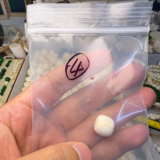 未镶嵌琥珀裸石特价处理