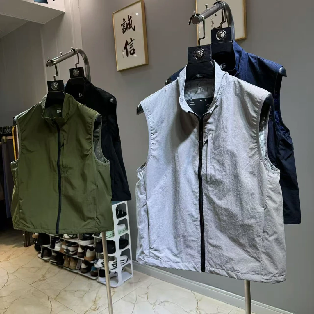 撤柜 男士春秋户外机能速干透气立领休闲防水防风软壳马甲 外套