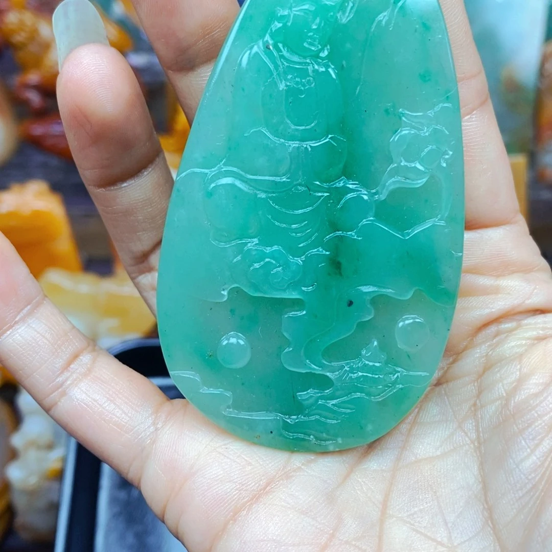 石英质玉（黄龙玉）未镶嵌颈饰