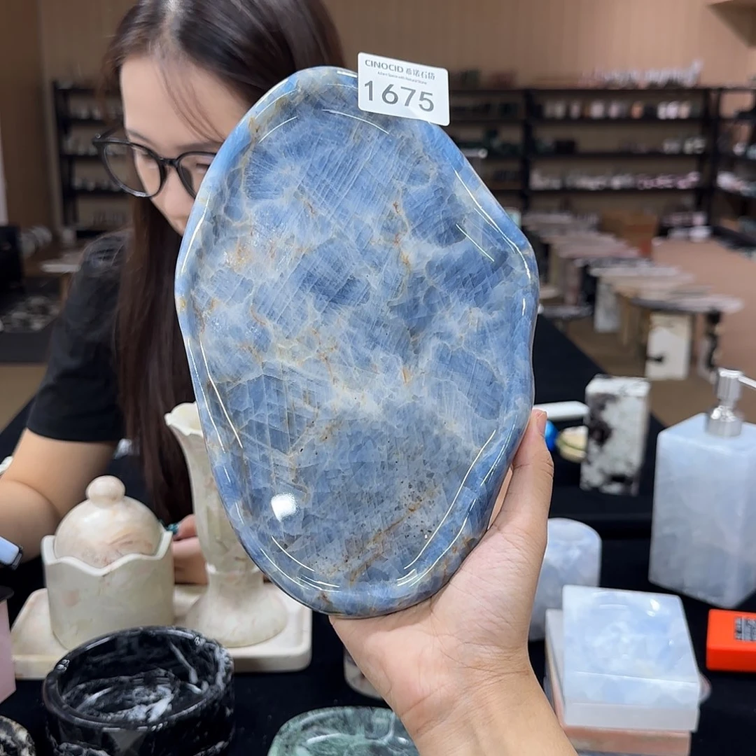 娜****米1675星空蓝水晶大云朵福利