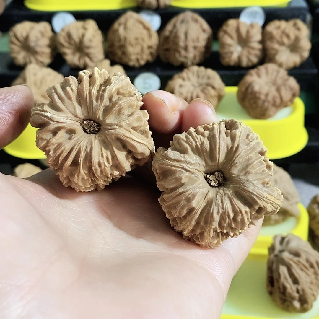 银S925有黄,不建议可拍