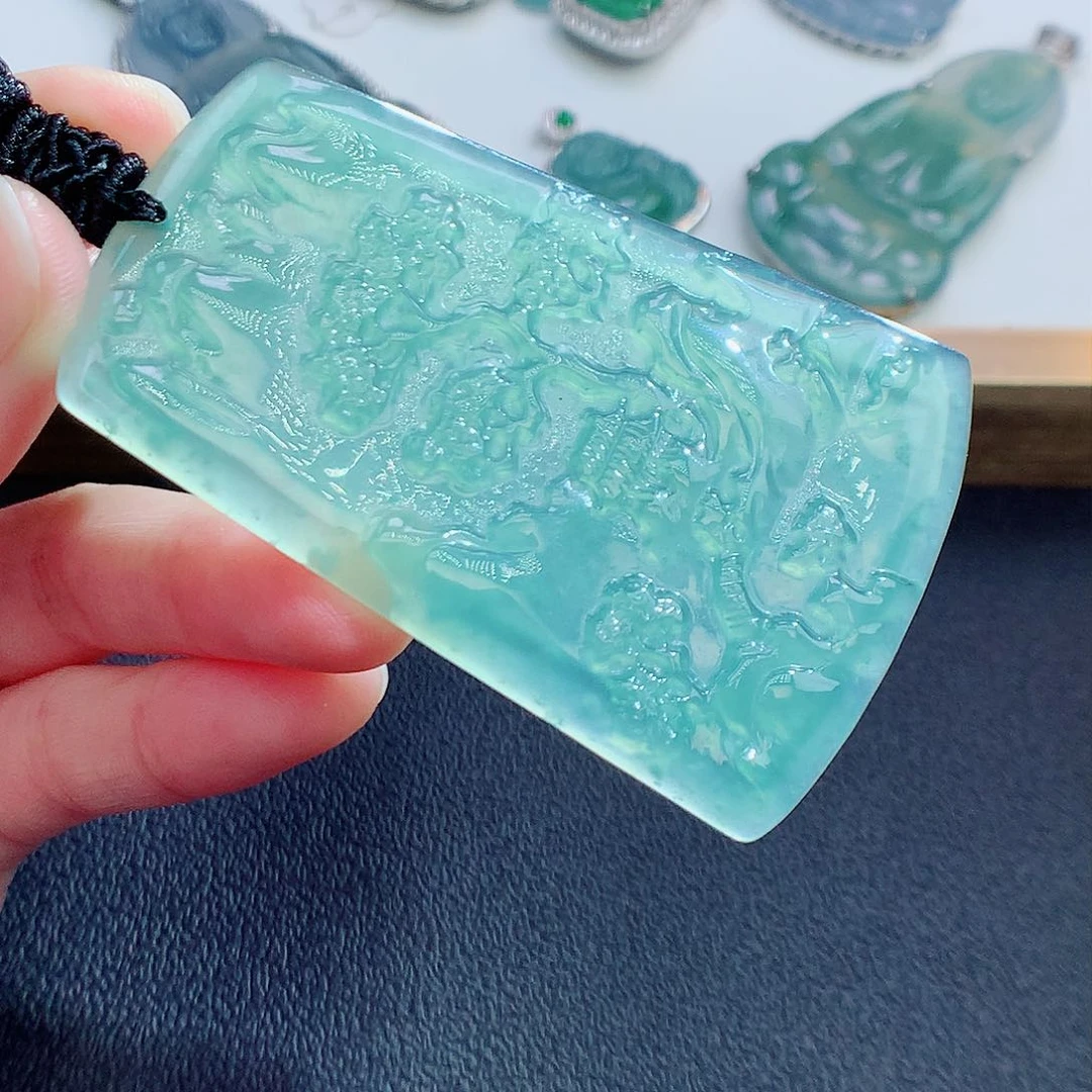 翡翠颈饰未镶嵌翡翠