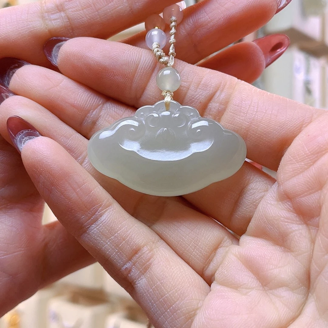 和田玉吊坠(赠链)未镶嵌万*?