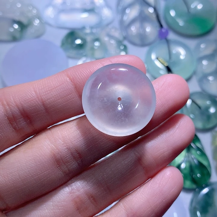 翡翠颈饰未镶嵌扣