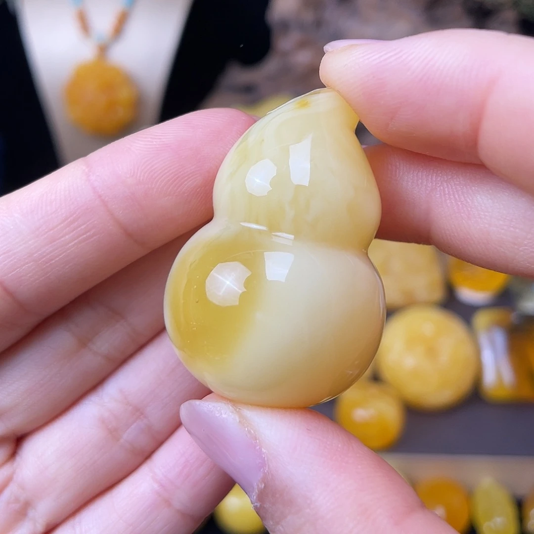 琥珀未镶嵌珠宝奇石