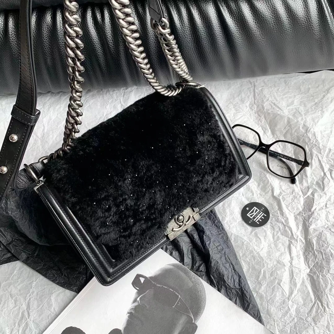 95新 Chanel/香奈儿 黑银毛毛中号leboy包  8315932