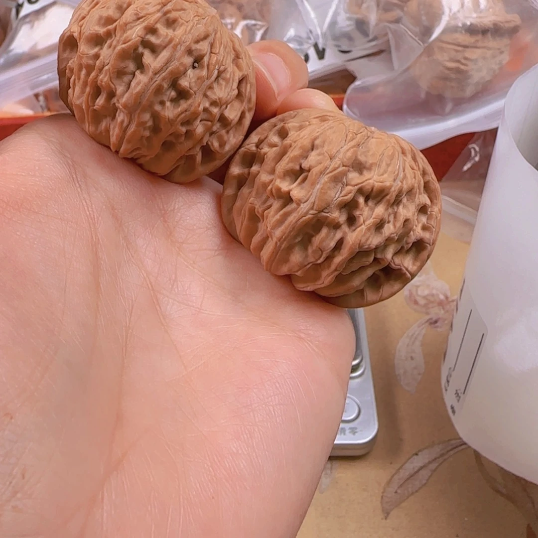 文玩核桃吊坠山地磨39-412