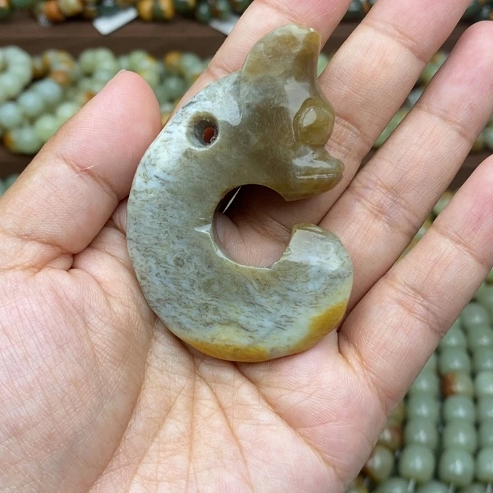 未镶嵌透闪石质玉把件微瑕