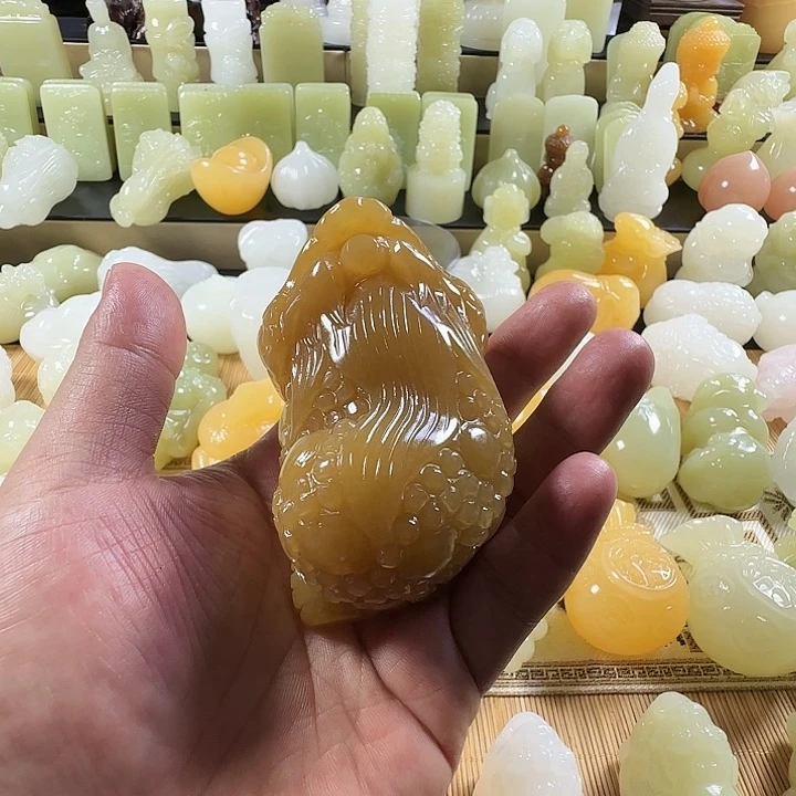 石材好看的手把件1258