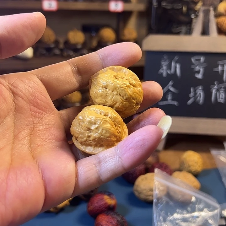 文玩核桃吊坠铁鹦鹉