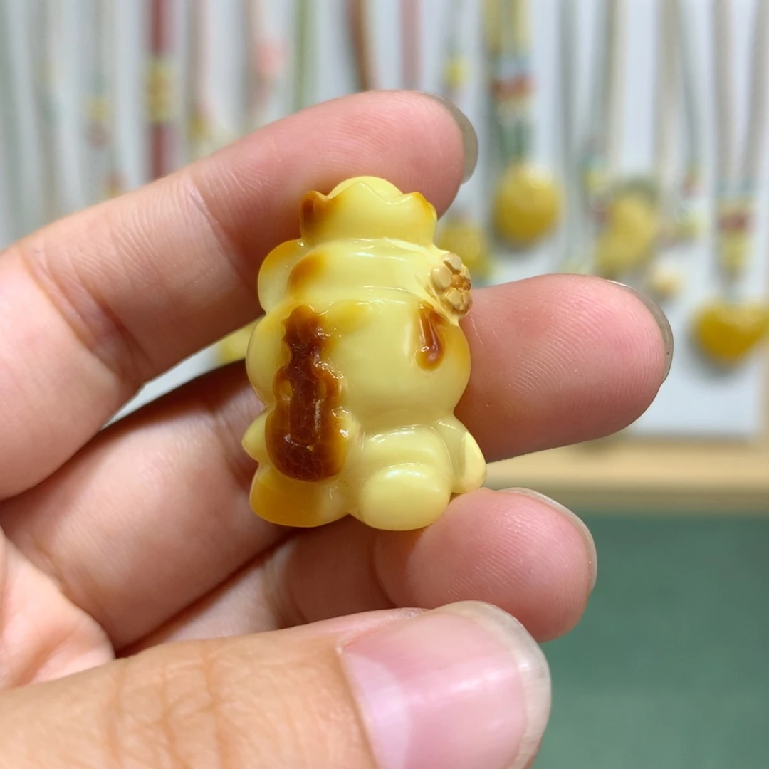 未镶嵌颈饰琥珀特价