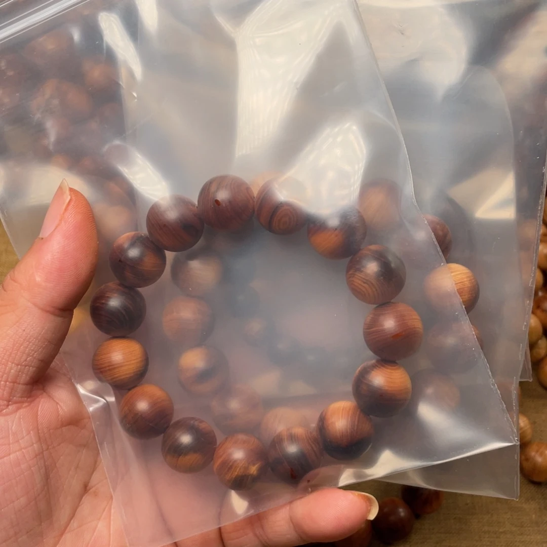 夏****柏木（崖柏）无事牌1.5太行崖柏陈化瑕疵珠