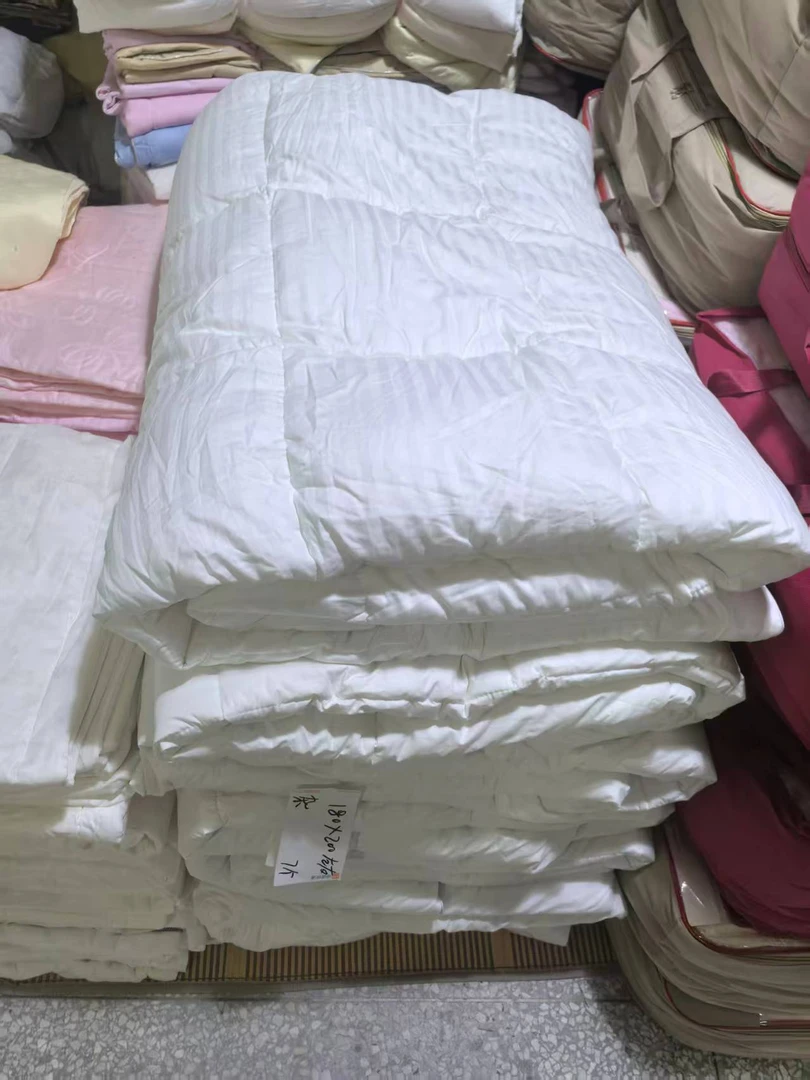 《厚广家》3楼180×200白色杂款优质全棉厚被子 发1张，不挑款