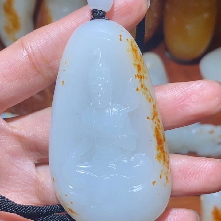 皮***哥和田玉未镶嵌颈饰