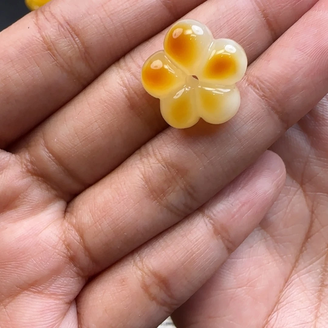 琥珀颈饰未镶嵌琥珀