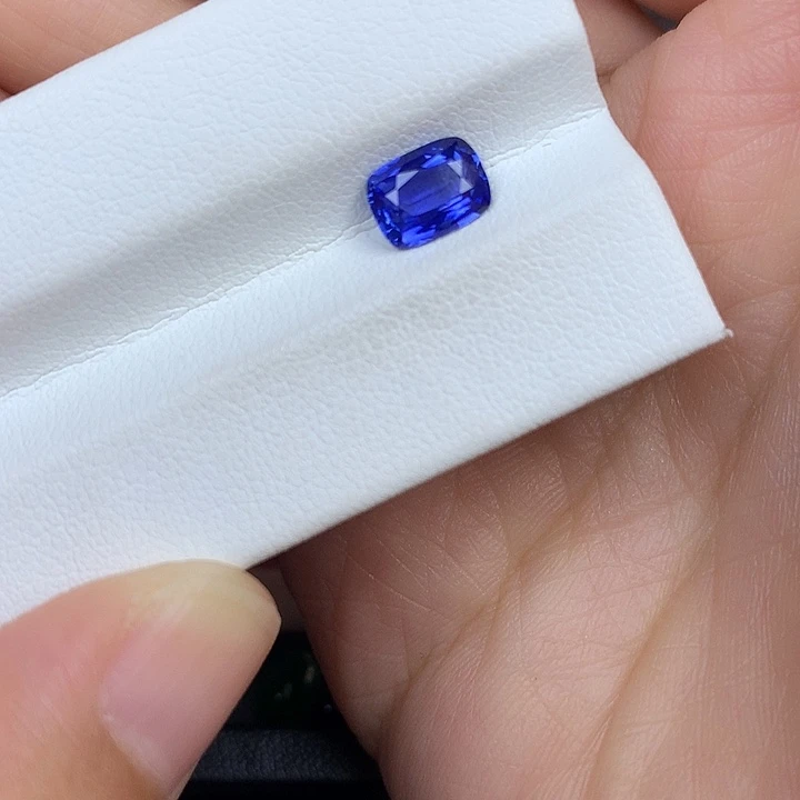 蓝宝石裸石1.315ct矢车菊蓝宝石