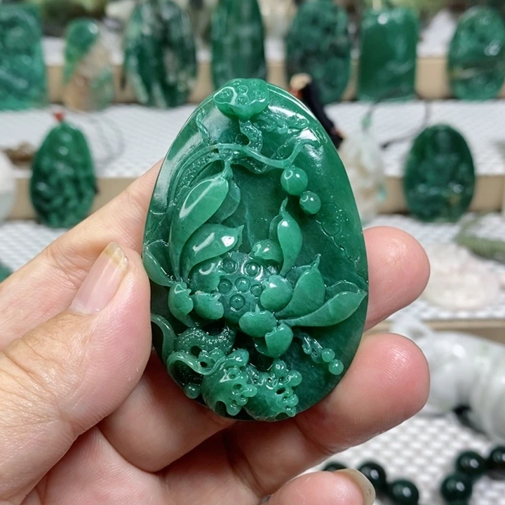 未镶嵌独山玉颈饰