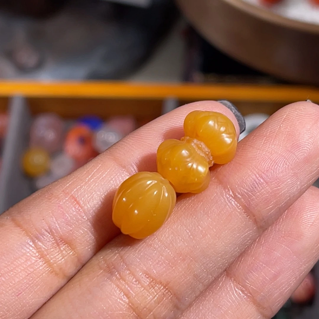 石英质玉（黄龙玉）未镶嵌瓜珠+双头莲花珠 不换退