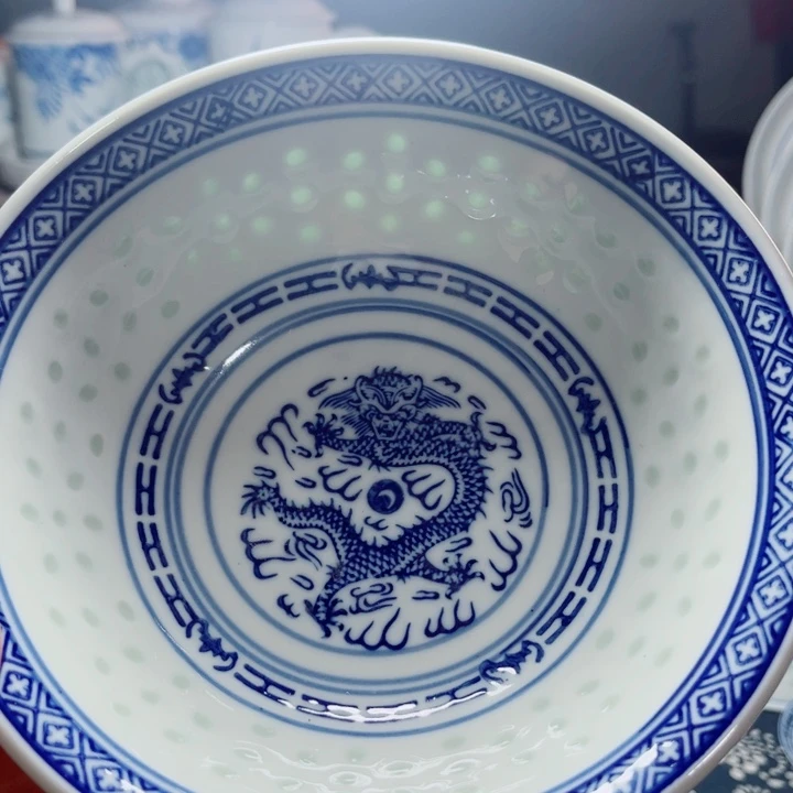 青花玲珑7寸面碗荷叶边龙纹