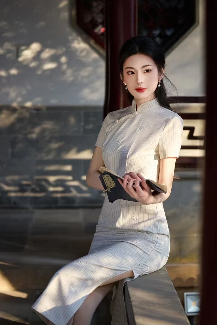 【云想衣裳】2025夏季新款新中式旗袍年轻款日常裙子女修身显瘦优雅