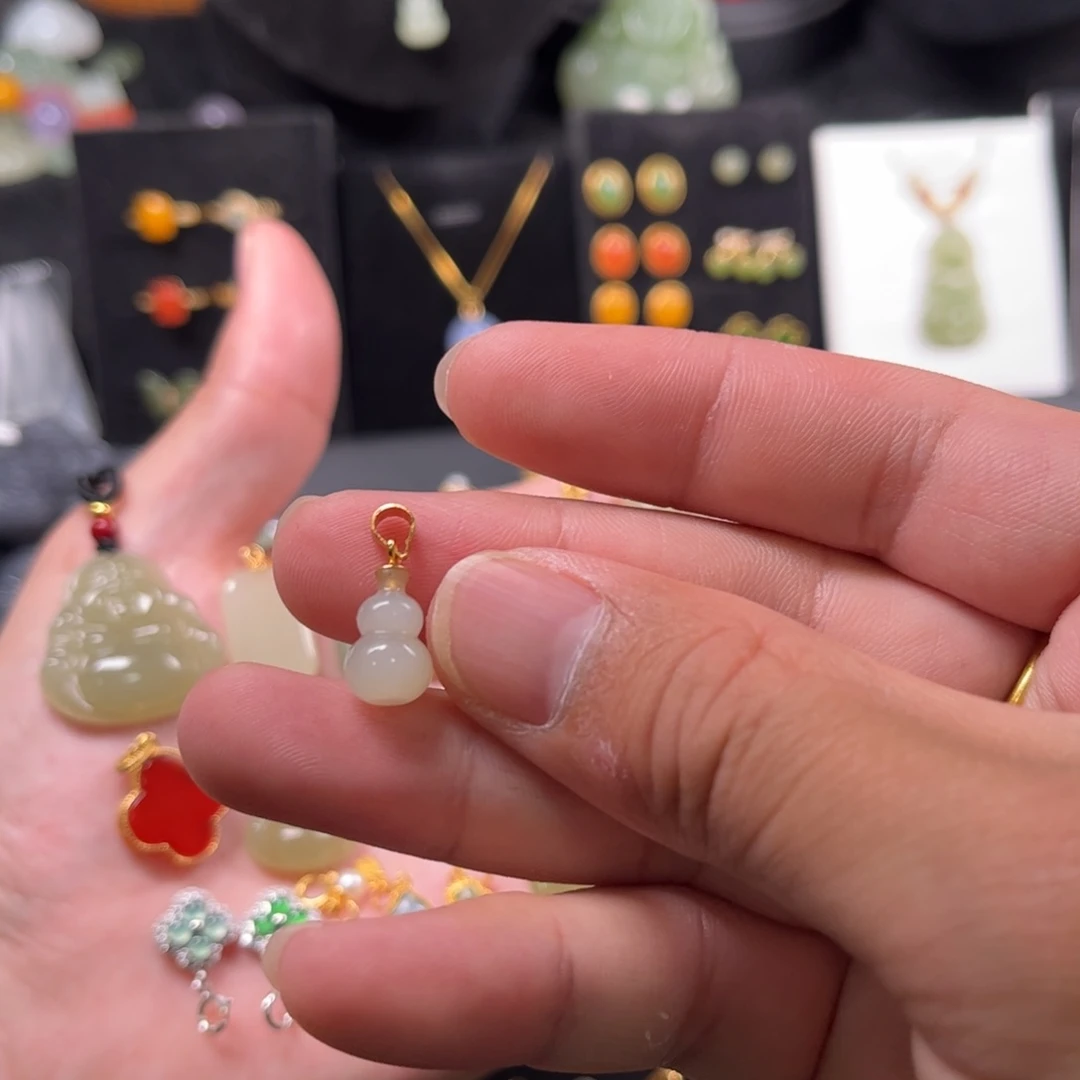 颈饰银S925镶嵌和田玉