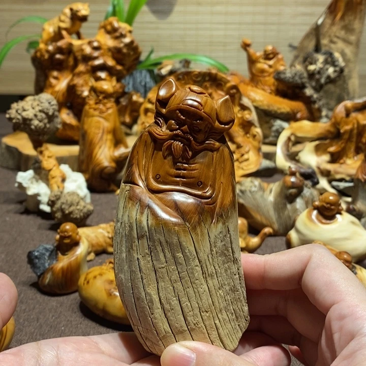 柏木（崖柏）黑骨钟馗