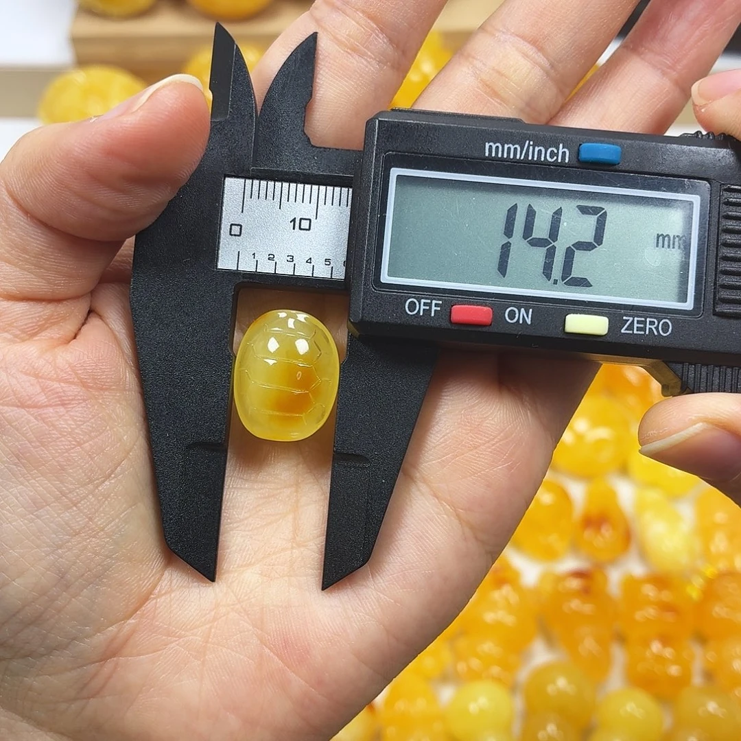 蜜蜡未镶嵌颈饰焦皮妖花富甲打孔不退不换