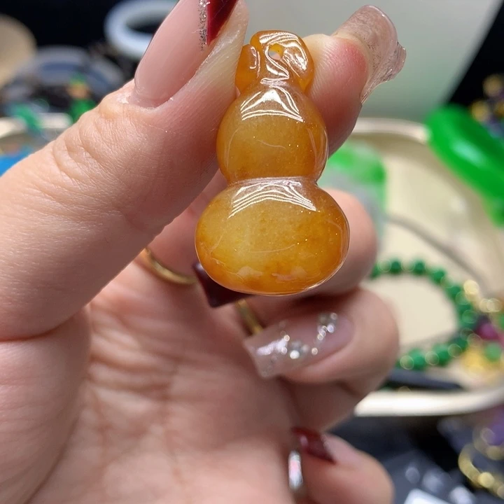 翡翠颈饰未镶嵌吊坠